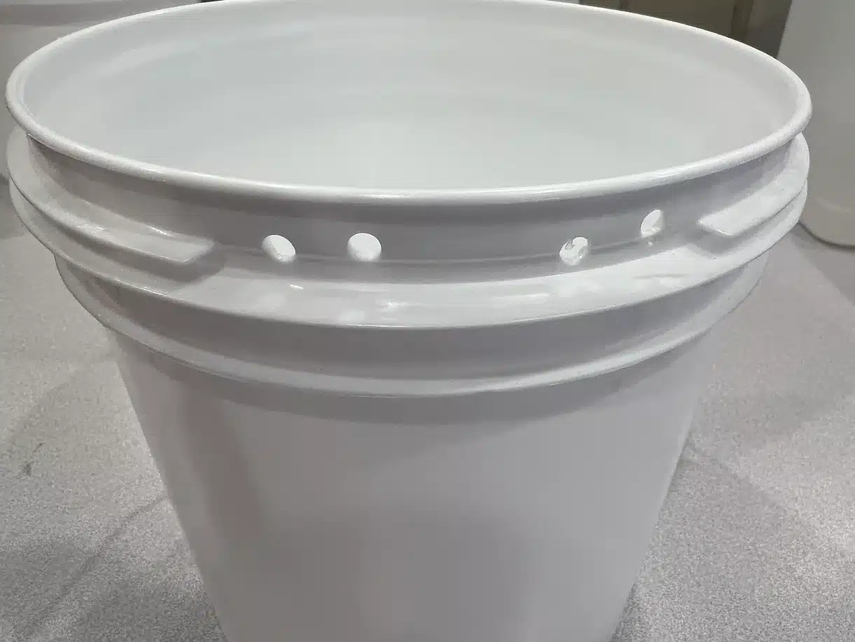 1 gallon bucket